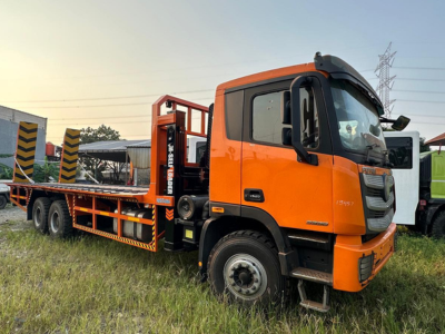 2. SELFLOADER TRUCK 30 TON