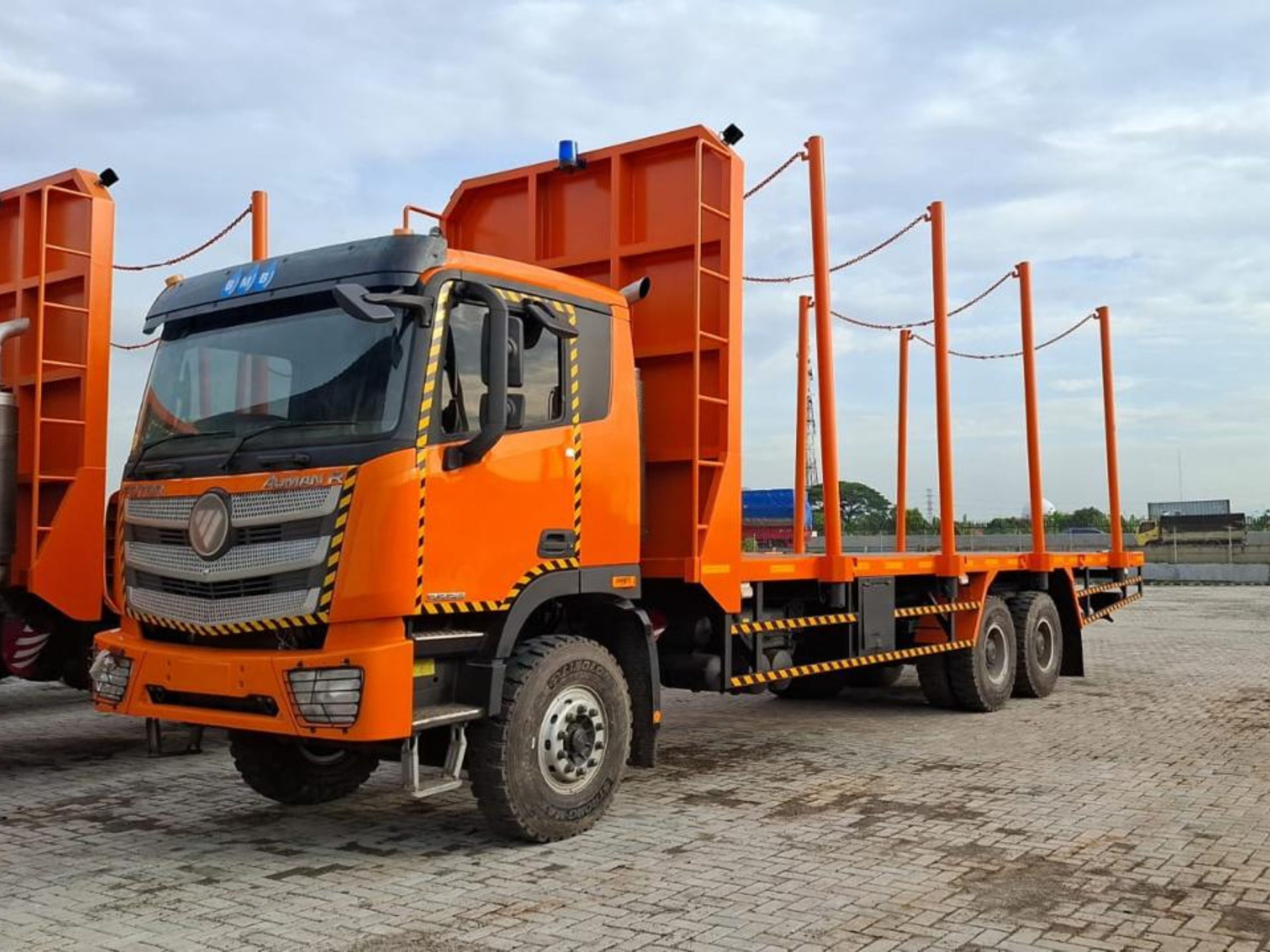LOGGING TRUCK 40 TON